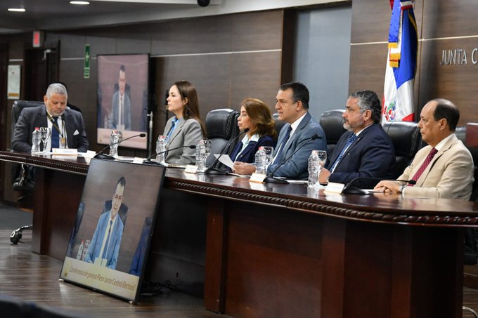 VIDEO: JCE aclara empresas para fabricar nueva cédula no son de origen haitiano