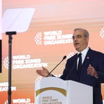 Durante su intervención, el mandatario abordó el desempeño de las zonas francas dominicanas y su papel en la economía nacional, así como elementos vinculados a la atracción de inversión extranjera, la manufactura y el comercio internacional.