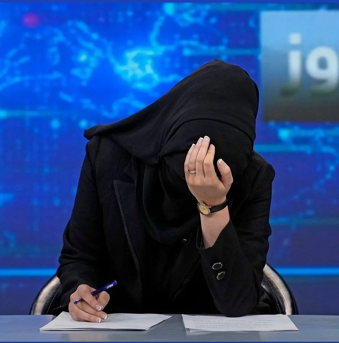 La orden fue emitida por la Dirección de Información y Cultura local y sigue la línea de la restricción impuesta el pasado agosto que veta la voz de las mujeres en público en todo el país.