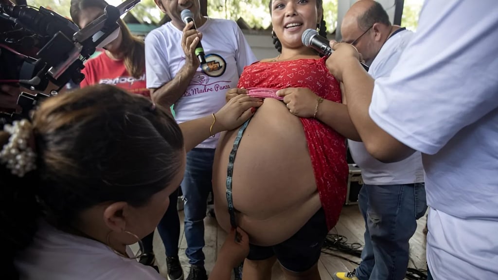 Madre con cuatro hijos gana el peculiar concurso "La madre panza" 4