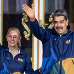 El equipo de la Fiscalía estadounidense sustenta el expediente con declaraciones de víctimas, testimonios de colaboradores vinculados a la administración pública, archivos de audio, videos y documentación recopilada por organismos internacionales.