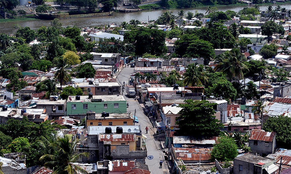 Exigen construcción de politécnico en Los Guandules del DN