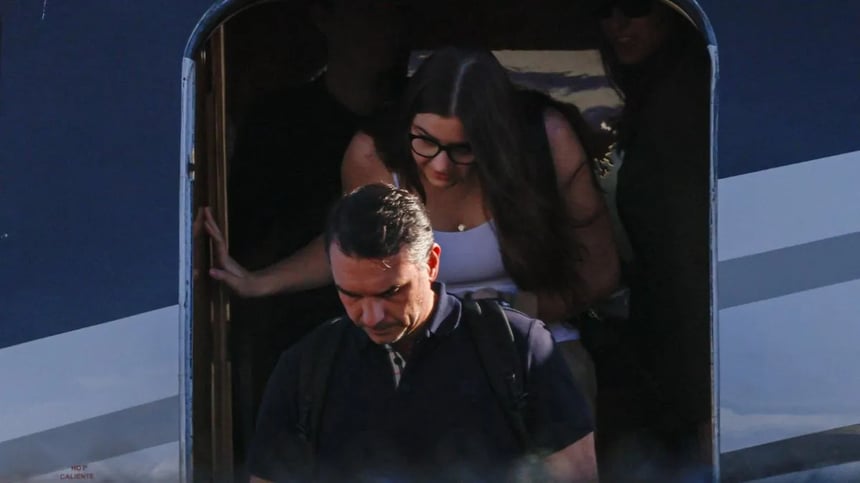 Flávio Bolsonaro llega a Miami (EEUU) tras huir de Brasil después de perder las elecciones