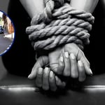 Una vez en España, las víctimas quedaban sin recursos y, presuntamente, eran obligadas a aceptar las condiciones impuestas por el explotador.