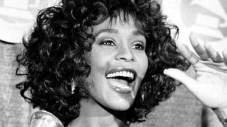 El impacto de su muerte fue inmediato. Amigos y colegas, como Mariah Carey y Oprah Winfrey, compartieron mensajes de homenaje, destacando su talento único y su influencia en la industria musical.