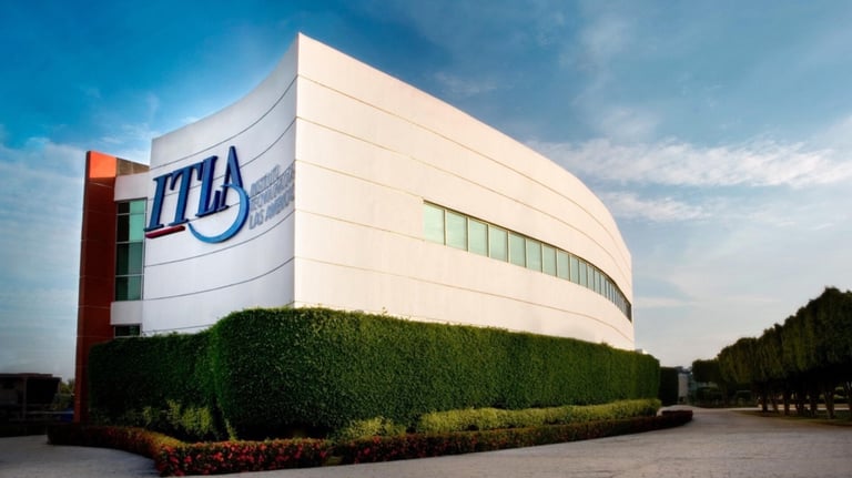 ITLA abre nuevas oportunidades a jóvenes con la entrega de más de 100 becas para educación superior