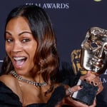 Zoe Saldaña gana el premio BAFTA a mejor actriz de reparto por ‘Emilia Pérez’