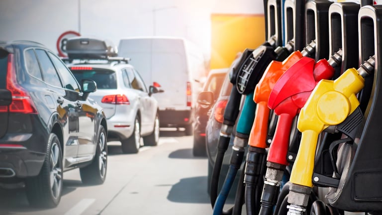 Suben cuatro combustibles y seis mantienen precios sin variación