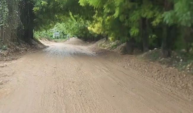 Restablecen paso entre Neyba y Villa Jaragua tras desborde de arroyo