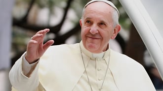 Papa Francisco pasa una noche tranquila en el hospital tras diagnóstico de neumonía