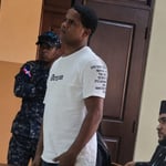 Los jueces que integran el tribunal colegiado Alfis Brandeli Castillo Castillo, Víctor G. Cuevas Cruz y David A. Santos Merán sentenciaron a Juan Alcántara Martínez, conocido como “Último”. Este joven deberá cumplir la pena en la cárcel pública de Baní.