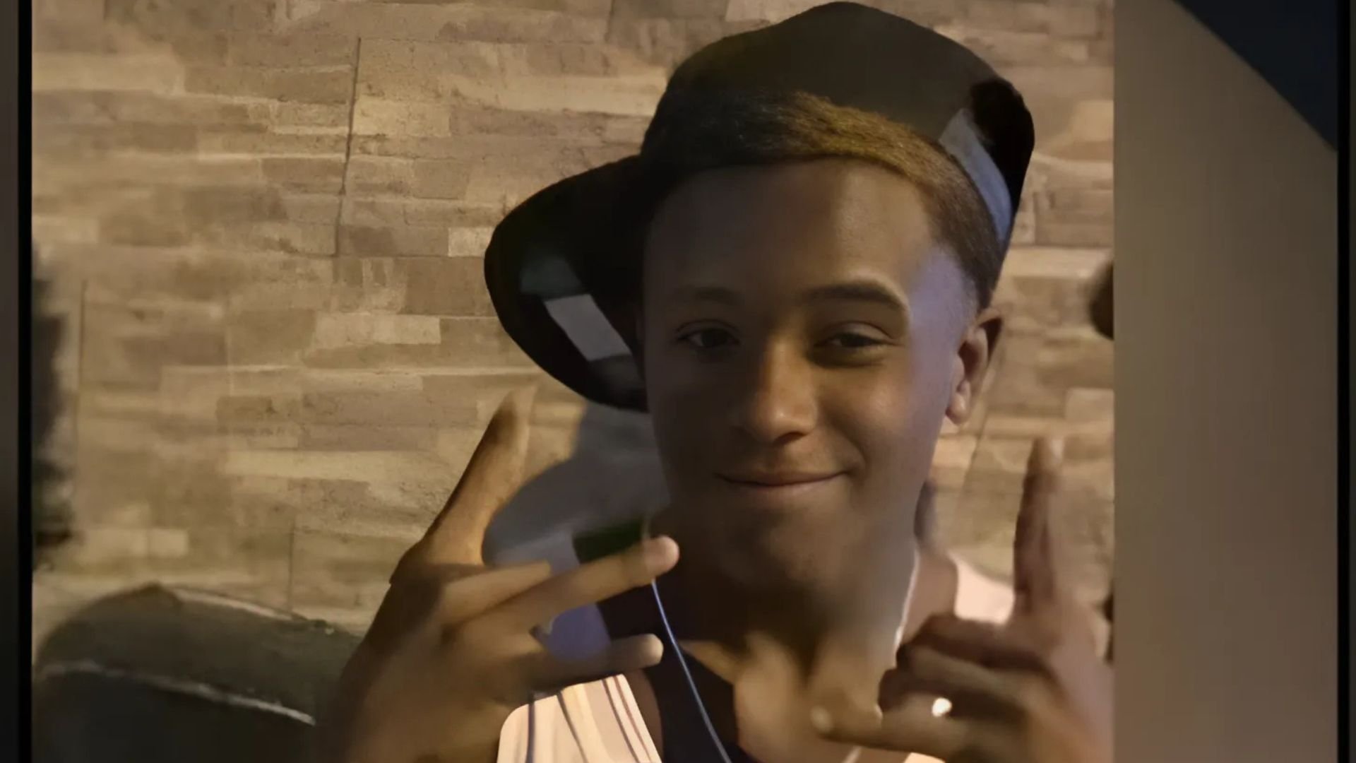 Hasta el momento, la Policía no ha emitido una versión oficial sobre lo ocurrido ni ha confirmado si hubo otros detenidos o heridos durante el operativo.