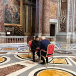Trump y Zelensky mantuvieron una reunión en el Vaticano, antes del funeral de Francisco