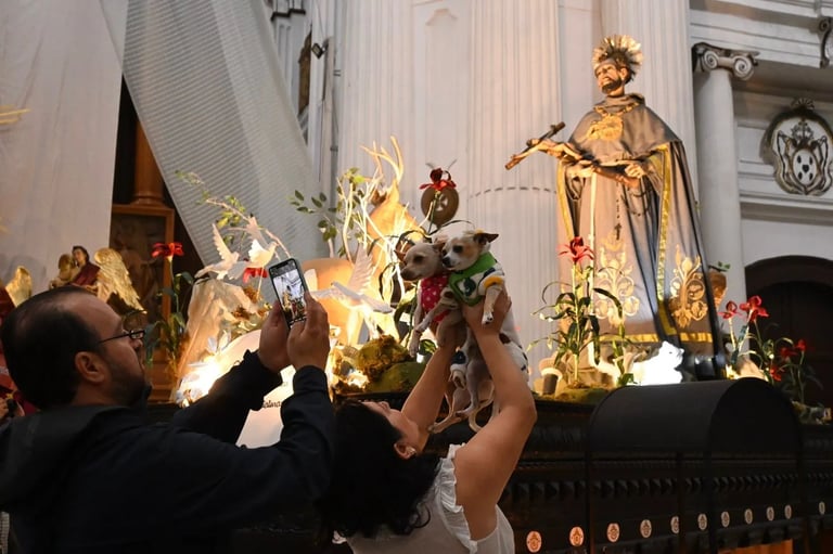 Ceremonia de bendición de animales por el Día de San Francisco de Asís