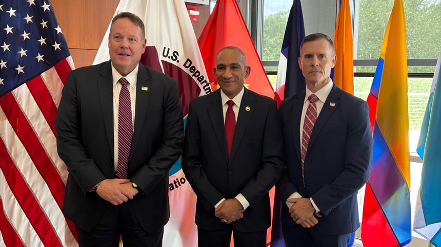 Cabrera Ulloa agradeció el respaldo de la DEA al fortalecimiento de las capacidades operativas de los países aliados y aseguró que la cooperación internacional va más allá del intercambio de información, al contribuir con la formación de personal especializado y el desarrollo de liderazgo.