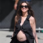 Anne Hathaway reveló el síntoma “más descabellado” que ha experimentado durante su tercer embarazo