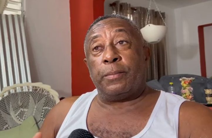 Anciano que perdió sus piernas por diabetes pide ayuda para su hija con parálisis cerebral
