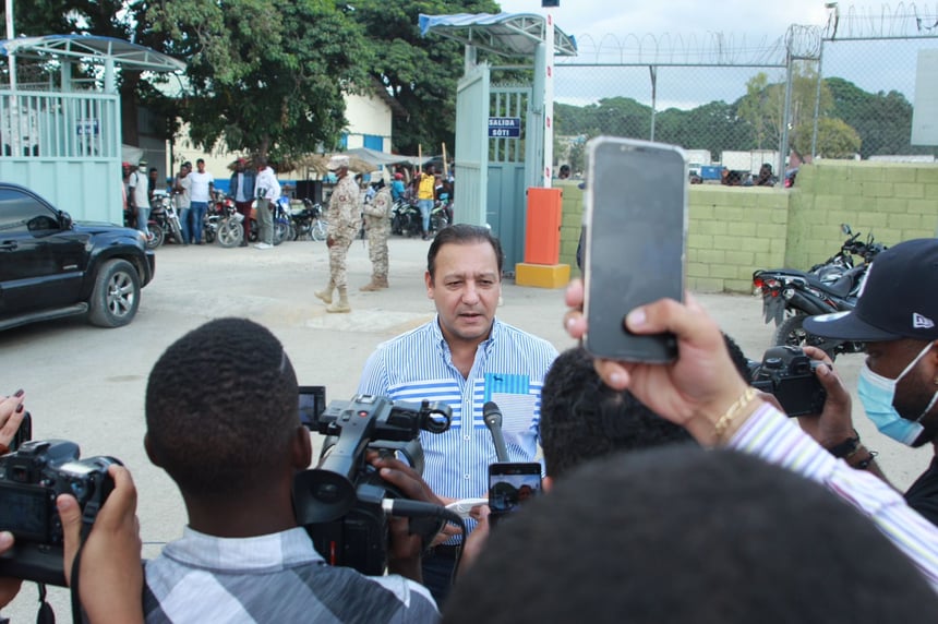 Abel apoya las deportaciones de extranjeros ilegales; pide mayor control en la frontera