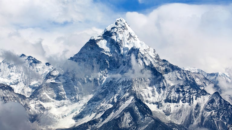 El Everest podría no ser la montaña más alta del mundo, según criterios científicos