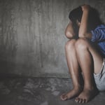 La Policía informó que los demás niños y adolescentes rescatados también presentan signos que podrían ser compatibles con situaciones de maltrato, por lo que serán sometidos a las evaluaciones correspondientes.