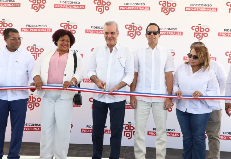 Abinader inaugura moderna planta de tratamiento en Cabo Rojo que garantiza sostenibilidad del turismo en el Sur