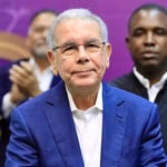 Durante una asamblea peledeísta en San Cristóbal, Medina señaló que hoy "la cosa está difícil", en referencia a las largas tandas de apagones, de las que se quejan los ciudadanos.