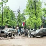 El fuerte torrente causado por intensas lluvias impactó principalmente la zona de Las Condes, en el noreste de la capital chilena de 7 millones de habitantes.