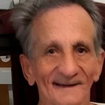 Durante su ausencia, testigos indicaron haberlo visto por última vez en la tienda Mi Gusto, ubicada en la misma zona.