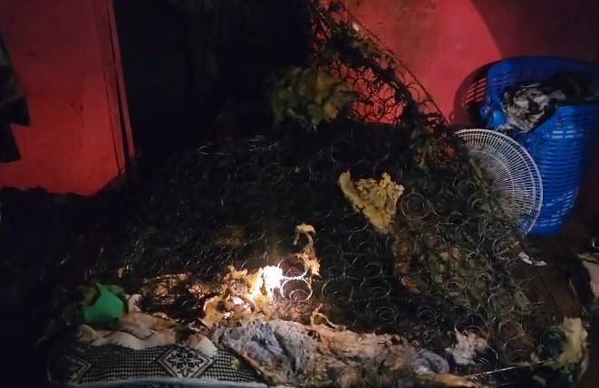 Incendio por falla eléctrica destruye ajuares en vivienda de Neyba