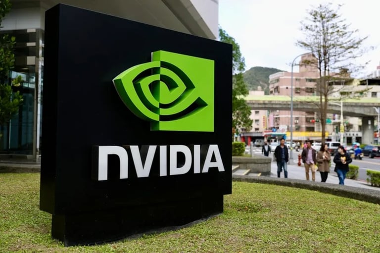 Directores de OpenAI y Nvidia respaldan los cambios de Trump en los visados H-1B