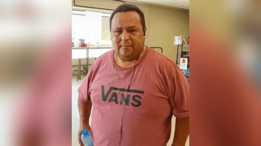 Según la Fiscalía General del Estado de Coahuila, el incidente ocurrió el 30 de agosto, cuando Gurrola ingirió una bebida que contenía desengrasante, lo que le causó intoxicación severa.