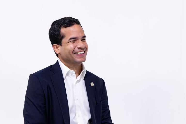 Respaldan propuesta de Omar Fernández para eliminar impuestos a salarios menores a RD$52,000