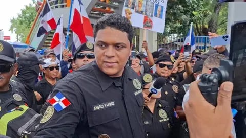 El líder convoca a una concentración frente al Congreso, para luego marchar hacia la reunión del Consejo Económico y Social (CES), donde se espera una sesión crucial para el futuro del país.