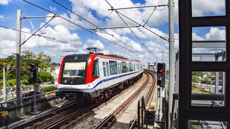Servicio de Metro y Teleférico estarán gratuitos este domingo por incorporación de trenes de 6 vagones