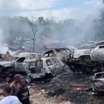 Incendio en taller de mecánica en Aguayo destruye más de 60 vehículos