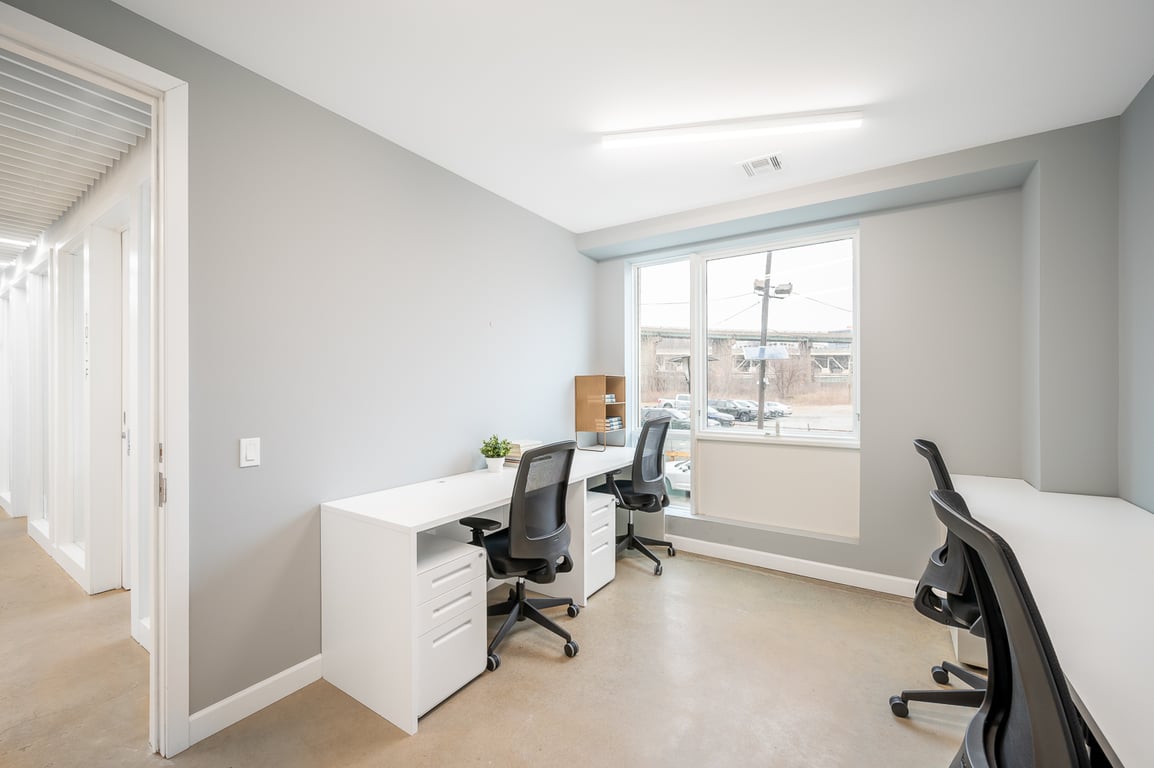 An interior shot of 4 Desk Office