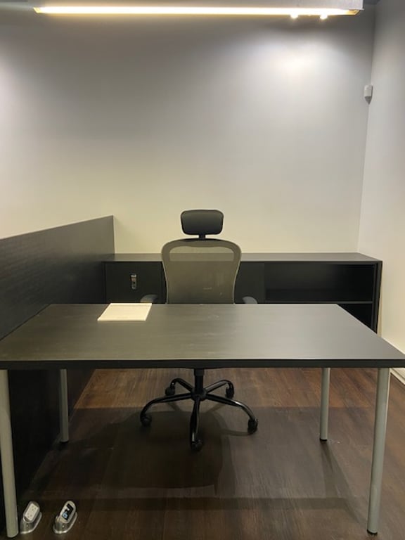 An interior shot of Bureau 2 / Desk Space 2