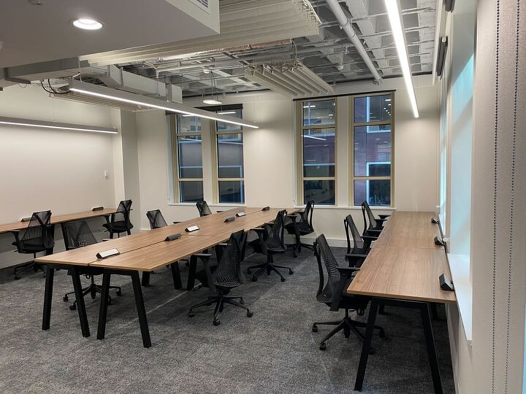 An interior shot of 14 Person Day Office at Hub Martin Place