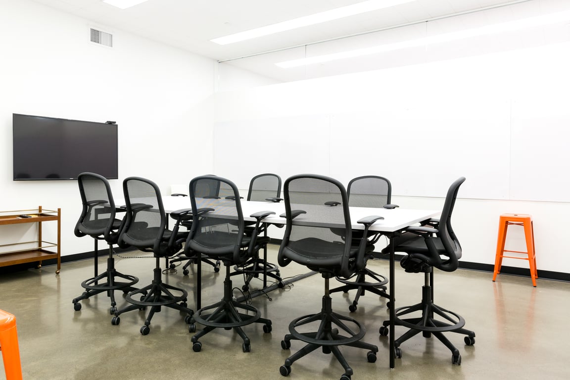 An interior shot of Medium Meeting Room