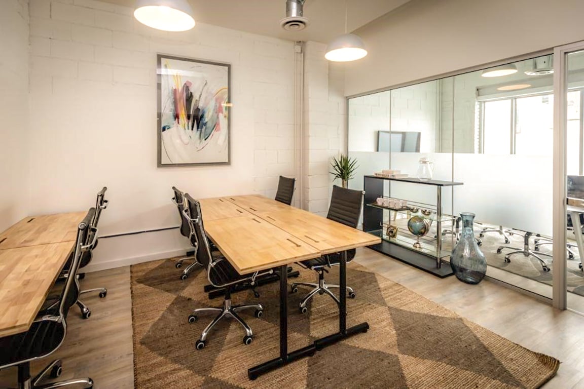 An interior shot of 6 + 4 Person
