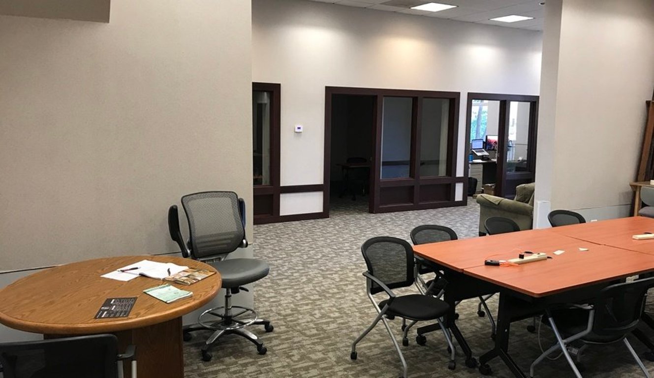 An interior shot of Fox.Build: Makerspace, Hackerspace, Coworking