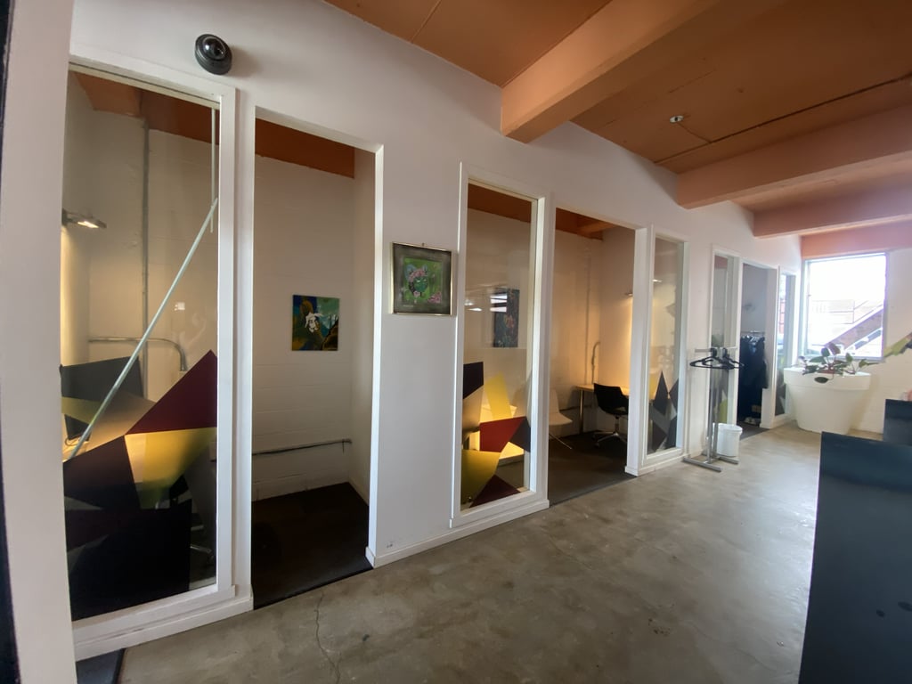 An interior shot of Espace Kampus Inc.