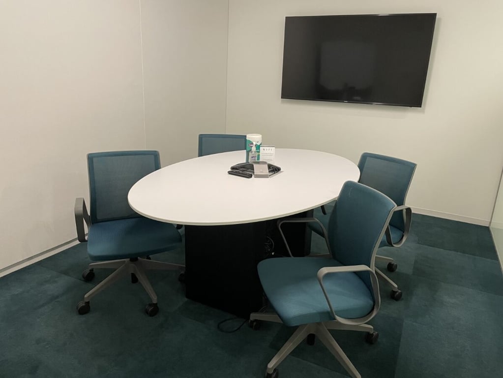 Parker Meeting Room (6-Person)