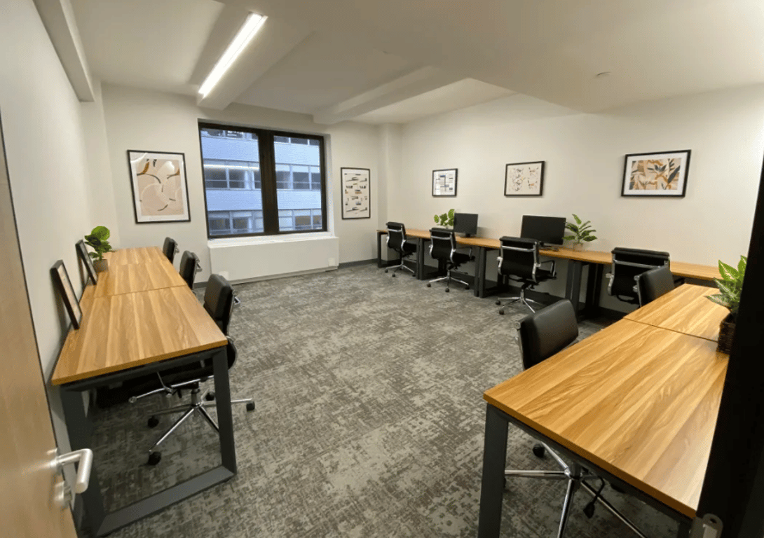 An interior shot of 10 Person Day Office