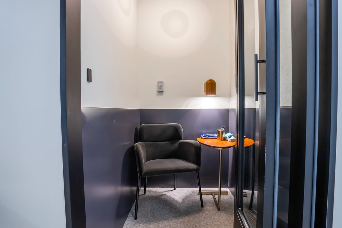 An interior shot of Industrious - 9th and Congress