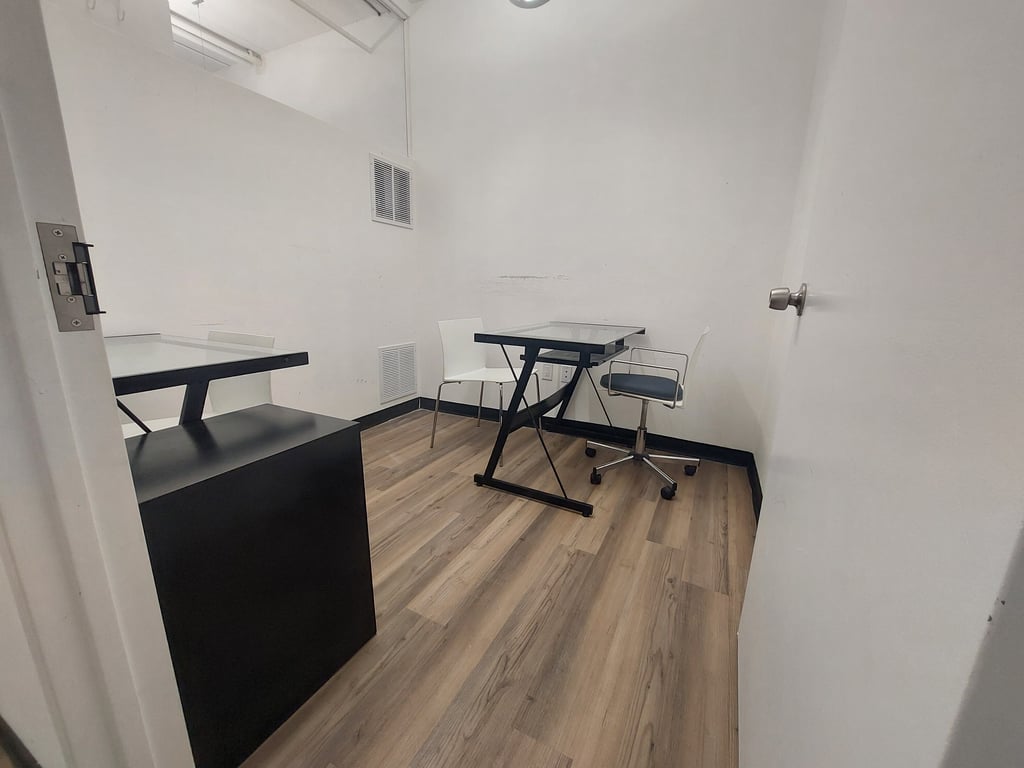 An interior shot of 152-B: Private Office in Harlem