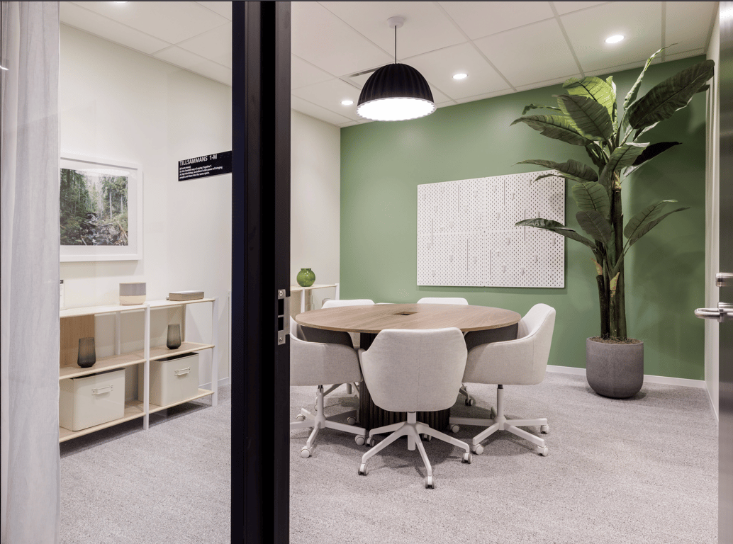 An interior shot of Conference 5-M