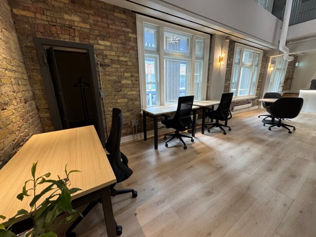 An interior shot of Toronto Massey Tower - Office Evolution