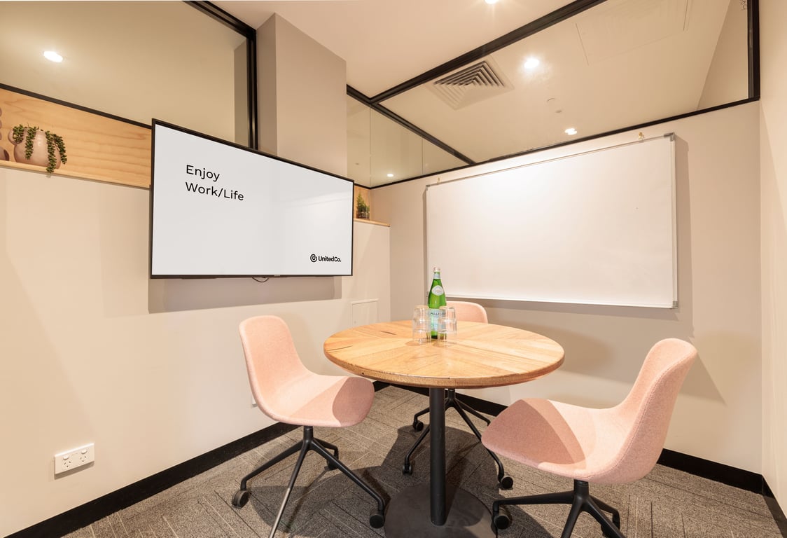 An interior shot of Amsterdam Meeting Room