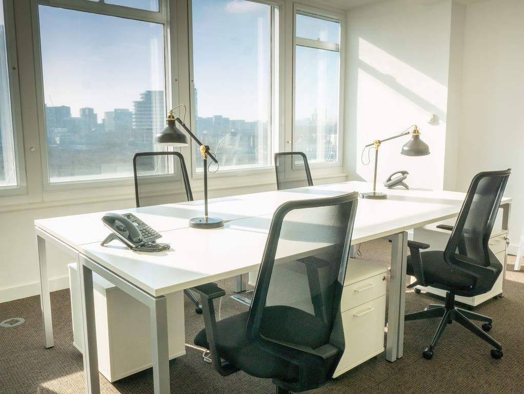 An interior shot of 6 Person Private Day Office